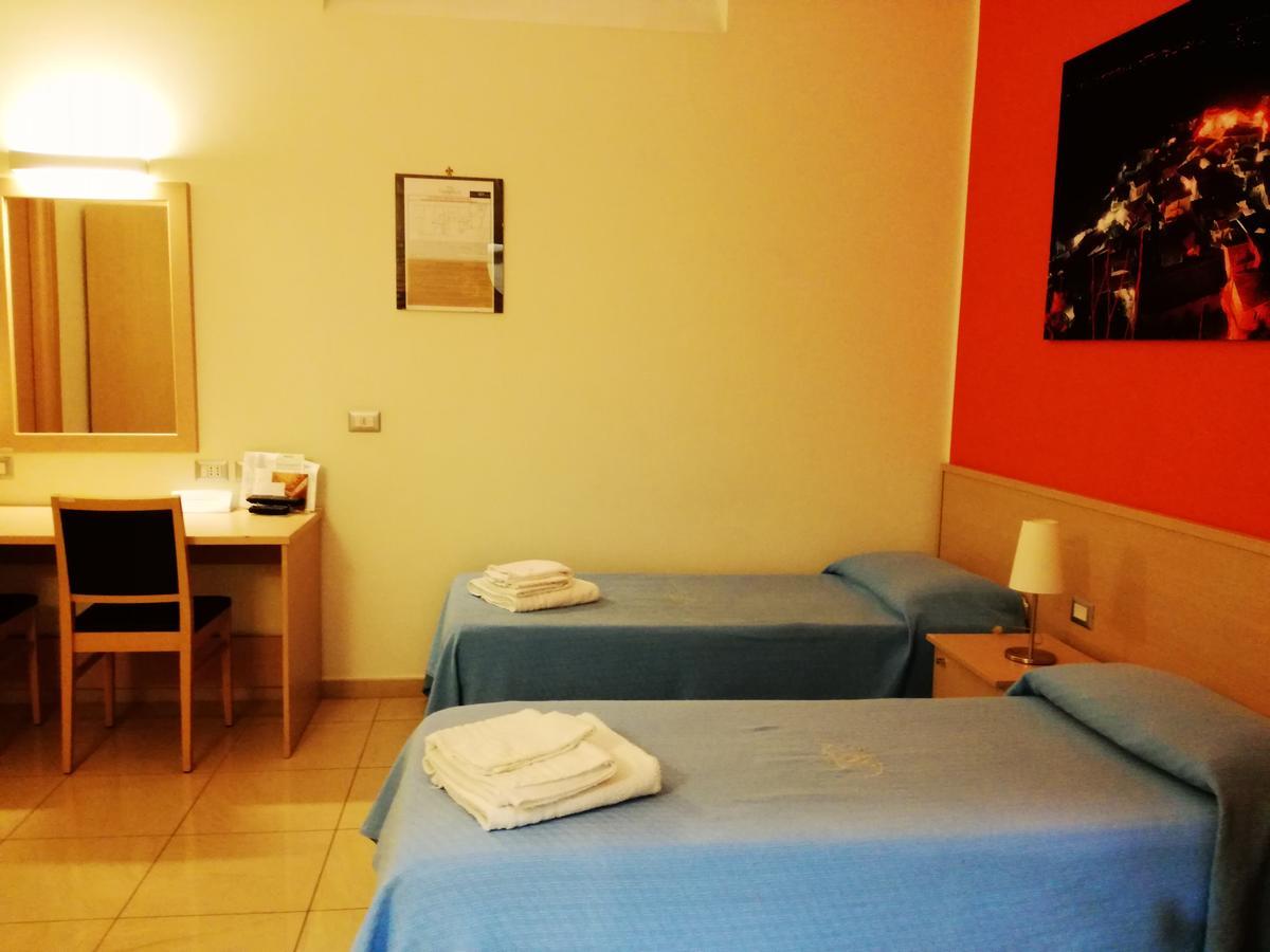 Hotel Residence Empedocle Messina Zimmer foto